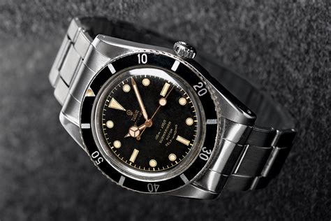 tudor's submarine black bay.